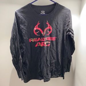 Black and pink camo realtree shirt.